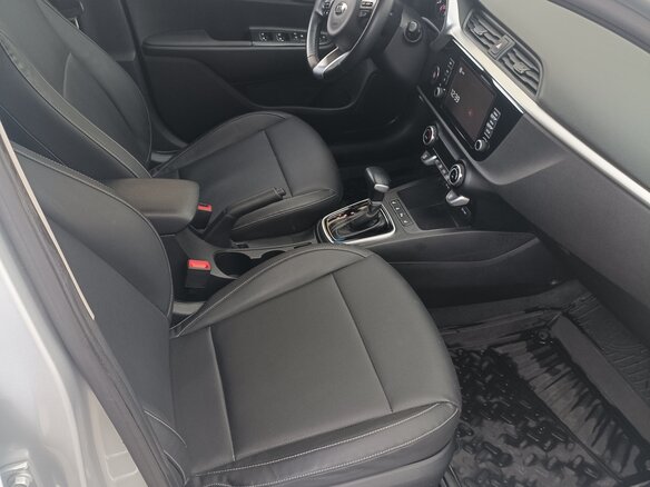 2021 Kia Rio IV Рестайлинг, серый, 1700000 рублей - вид 4