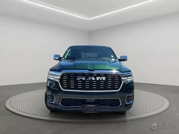 2026 Ram 1500 Crew Cab V Рестайлинг, зелёный, 10490000 рублей - вид 2