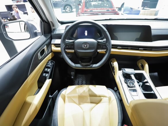 2025 Changan Hunter Plus, белый - вид 16