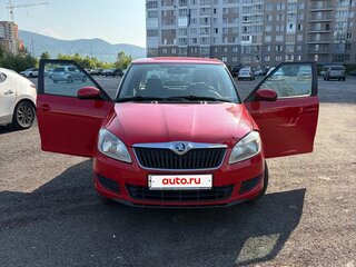 2013 Skoda Fabia II Рестайлинг, красный, 380000 рублей, вид 4