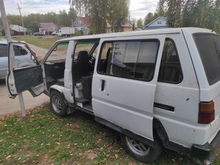 1988 Toyota Lite Ace III, белый, 300000 рублей, вид 1