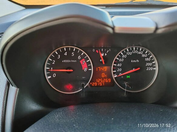 2011 Nissan Note I Рестайлинг, серебристый, 700000 рублей - вид 5