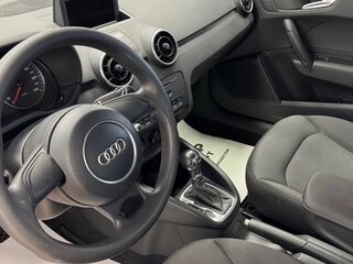 2013 Audi A1 I (8X), оранжевый, 899999 рублей, вид 3