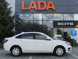 2026 Lada (ВАЗ) Vesta I Рестайлинг (NG), белый, 1685000 рублей, вид 4