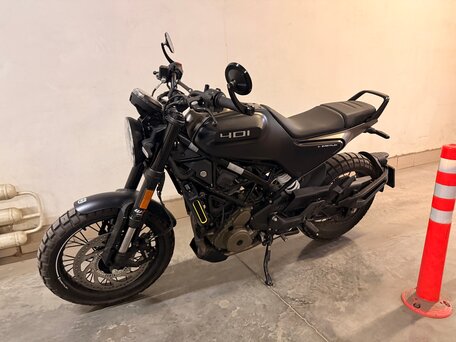 2023 Husqvarna Svartpilen 401, чёрный, 550000 рублей, вид 5