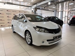 2011 Toyota Wish II, белый, 1185000 рублей, вид 4