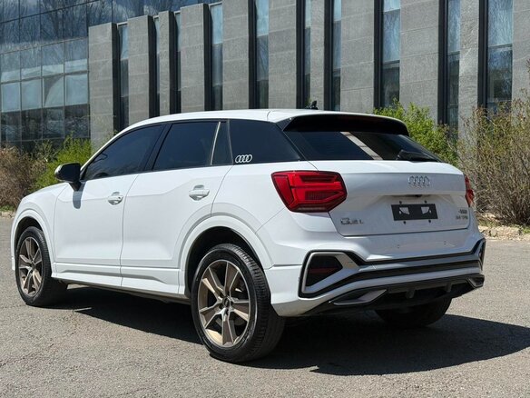 2022 Audi Q2 35 TFSI I Рестайлинг, белый - вид 5