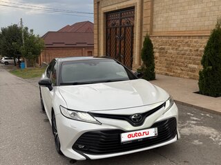 2020 Toyota Camry VIII (XV70), белый, 2400000 рублей, вид 2