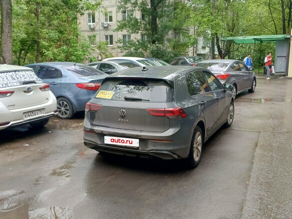 2020 Volkswagen Golf VIII, серый, 1699000 рублей - вид 4