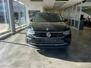 2021 Volkswagen Tiguan II Рестайлинг, чёрный, 3110000 рублей, вид 3
