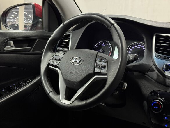 2017 Hyundai Tucson III, красный, 2170000 рублей - вид 10