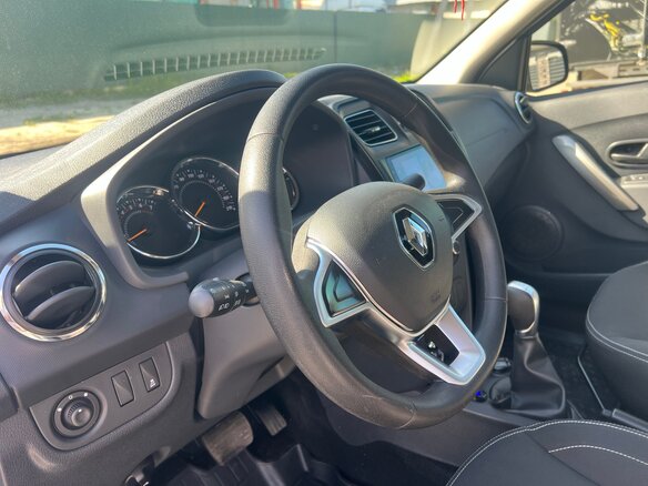 2022 Renault Logan Stepway II Рестайлинг, белый, 1635000 рублей - вид 6