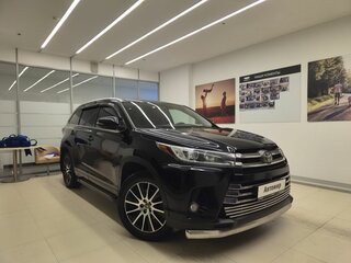 2019 Toyota Highlander III (XU50) Рестайлинг, чёрный, 3650000 рублей, вид 3