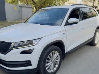 2019 Skoda Kodiaq I, белый, 2200000 рублей, вид 4