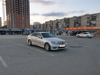 2010 Mercedes-Benz C-Класс 180 BlueEFFICIENCY III (W204), серебристый, 1000000 рублей, вид 3