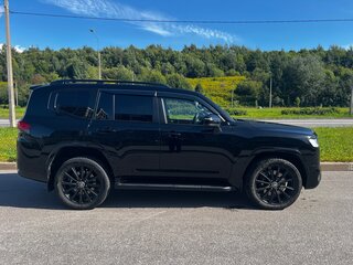2023 Toyota Land Cruiser 300 Series, чёрный, 11600000 рублей, вид 3