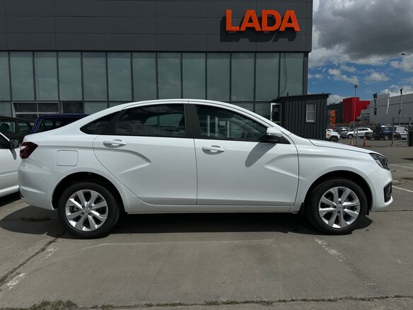 2026 Lada (ВАЗ) Vesta I Рестайлинг (NG), белый, 1785000 рублей - вид 5