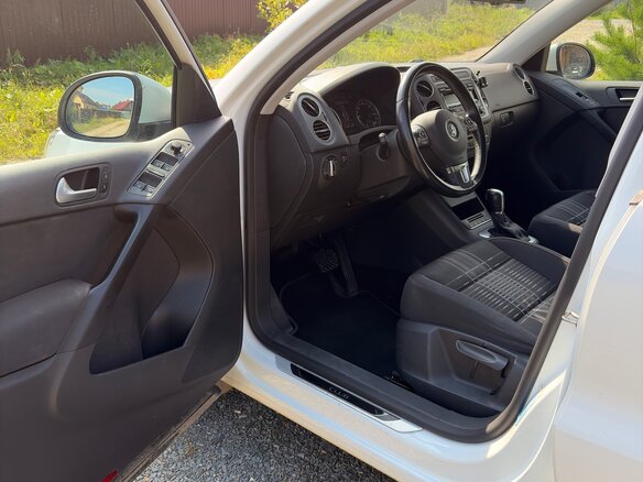 2015 Volkswagen Tiguan I Рестайлинг, белый - вид 6