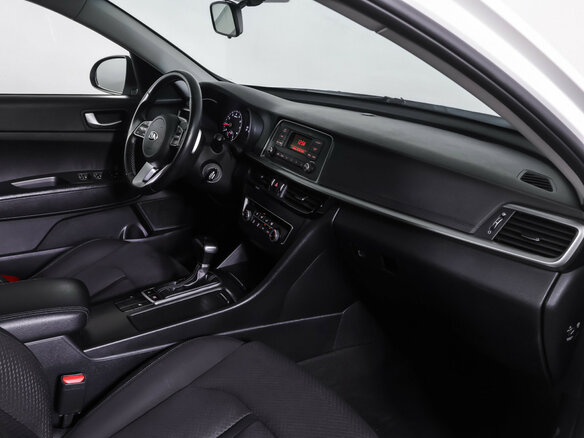 2019 Kia Optima IV Рестайлинг, белый, 1307000 рублей - вид 8