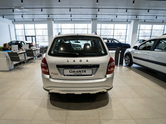 2026 Lada (ВАЗ) Granta Cross I Рестайлинг, серебристый - вид 5