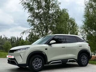 2025 BYD Yuan Up 45.12 kWh, бежевый, 1917000 рублей, вид 1