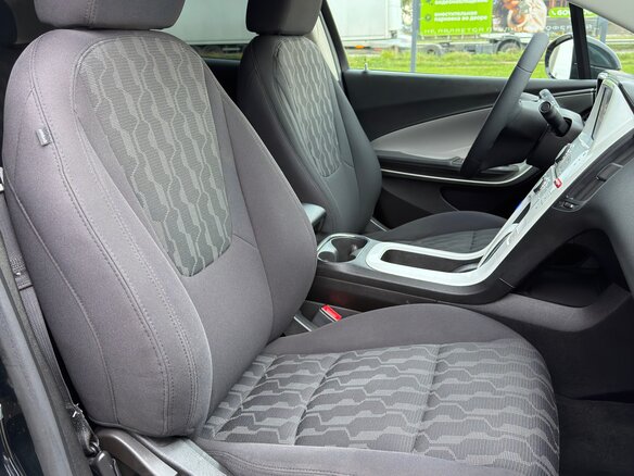 2013 Chevrolet Volt I, чёрный, 1045000 рублей - вид 25