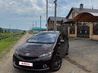 2010 Toyota Wish II, красный, 1350000 рублей, вид 2
