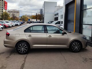 2020 Volkswagen Polo VI, коричневый, 1625000 рублей, вид 4