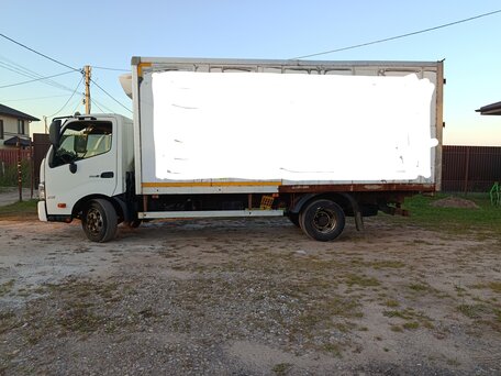 2017 Hino Series 300 (Dutro), белый, 1699000 рублей, вид 1