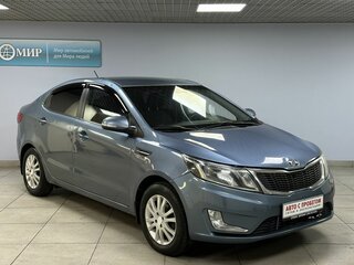 2013 Kia Rio 5-speed III, голубой, 550000 рублей, вид 3