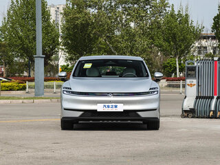 2026 Changan Qiyuan A06 28.39 kWh, серый, 2600000 рублей, вид 3