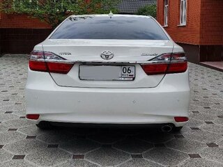 2016 Toyota Camry VII (XV50) Рестайлинг, белый, 2300000 рублей, вид 2