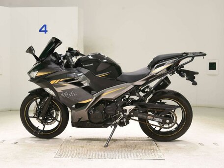 2022 Kawasaki Ninja 400, чёрный, 747000 рублей, вид 1