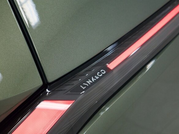 2023 Lynk & Co 08 39.6 kWh I, зелёный, 4700000 рублей - вид 8