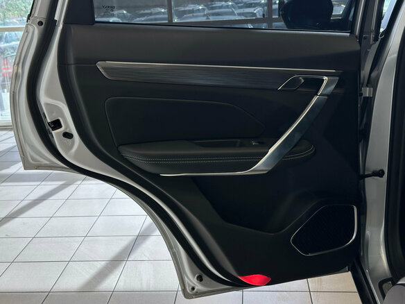 2023 Geely Atlas Pro, серый, 1820000 рублей - вид 14