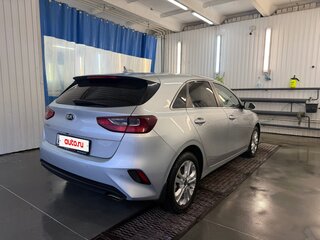 2018 Kia Ceed III, серебристый, 1600000 рублей, вид 2
