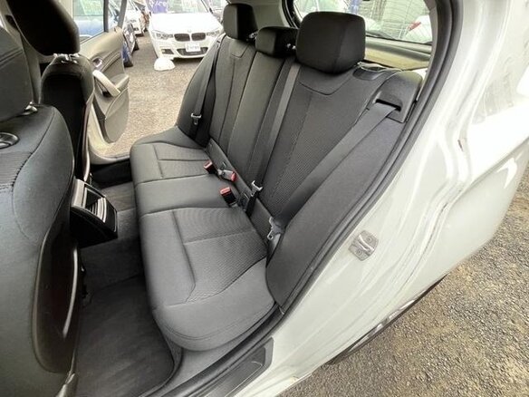 2016 BMW 1 серии 118i II (F20/F21) Рестайлинг, белый, 1080000 рублей - вид 17