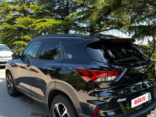 2022 Chevrolet TrailBlazer III, чёрный, 2000000 рублей, вид 3