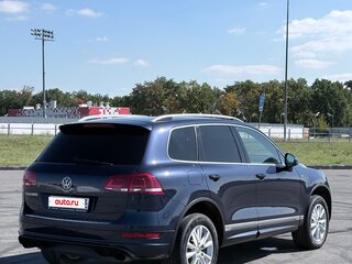 2014 Volkswagen Touareg II, синий, 1800000 рублей, вид 5
