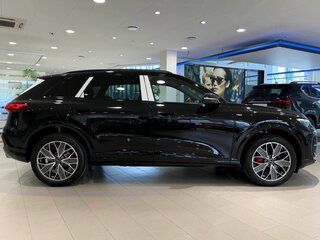 2026 Audi Q5 L III (GU), чёрный, 6370000 рублей, вид 5