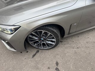2021 BMW 7 серии 730d xDrive VI (G11/G12) Рестайлинг, серый, 8200000 рублей, вид 4