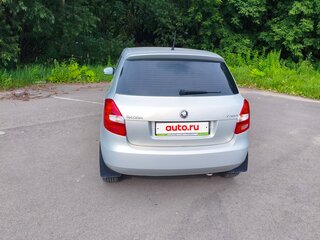 2013 Skoda Fabia II Рестайлинг, серебристый, 630000 рублей, вид 4