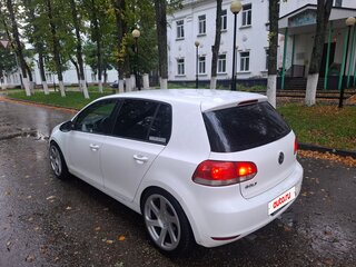 2010 Volkswagen Golf VI, белый, 500000 рублей, вид 2