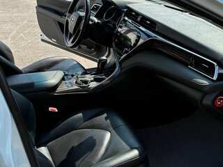 2020 Toyota Camry VIII (XV70), белый, 3300000 рублей, вид 5