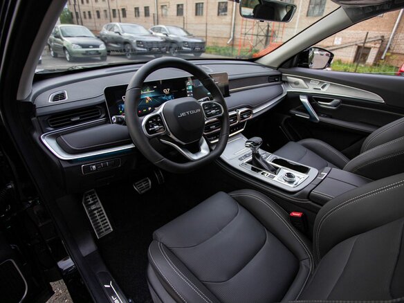 2026 Jetour X70+ I Рестайлинг, чёрный, 3099000 рублей - вид 6