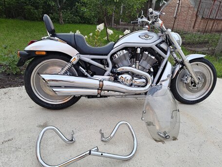 2004 Harley-Davidson V-Rod, серебристый, 999000 рублей, вид 1