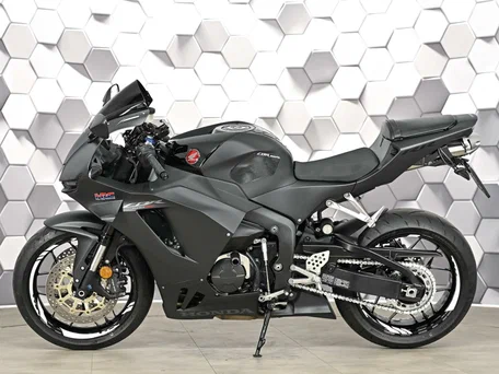 2025 Honda CBR 600RR, чёрный, 1577000 рублей, вид 4