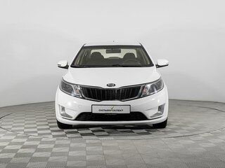 2014 Kia Rio 5-speed III, белый, 850000 рублей, вид 3