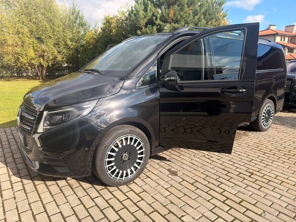 2025 Mercedes-Benz V-Класс Extra Long 300 d экстра длинный III (W447) Рестайлинг 2, чёрный, 12500000 рублей - вид 1