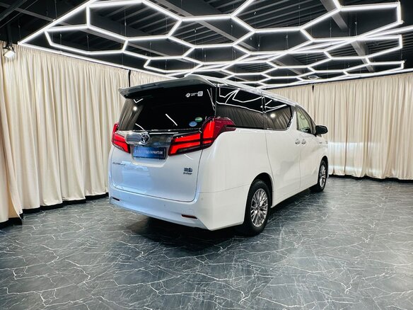 2018 Toyota Alphard III Рестайлинг, белый, 4299900 рублей - вид 6